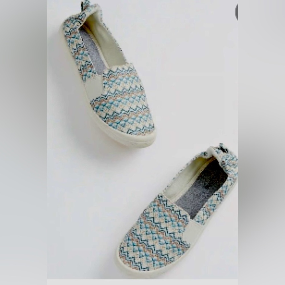 Maurices Women Slip-On Sneakers in Blue, Tan & White